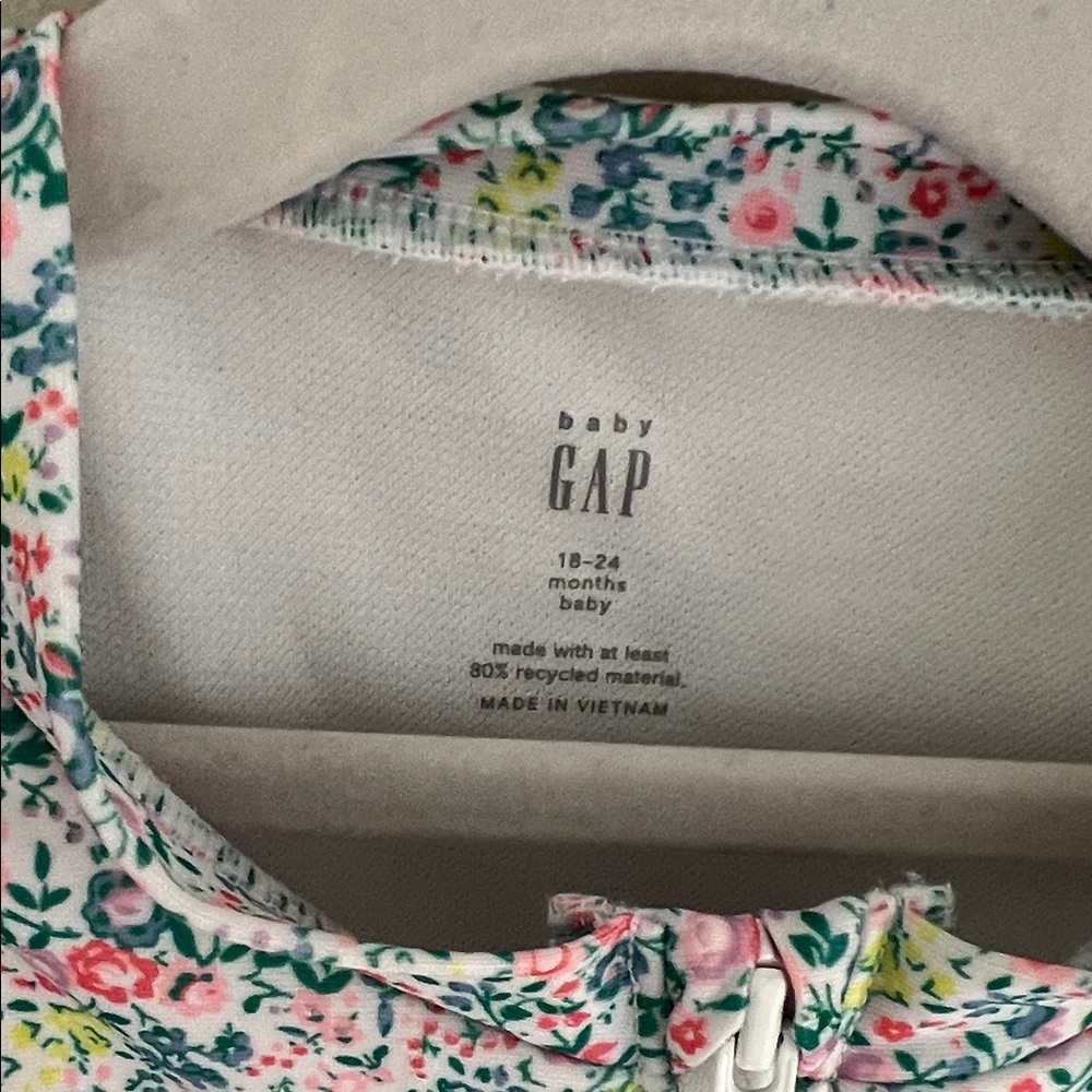 Gap baby long sleeve swimsuit - Picture 6 of 6